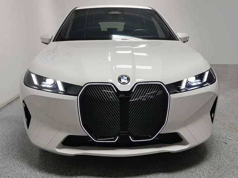 Used 2026 BMW iX xDrive45 w/ Premium Package AWD/4WD image 2