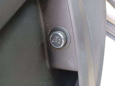 Used 2018 Chevrolet Traverse LT image 14