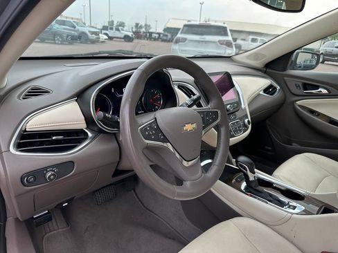 Used 2024 Chevrolet Malibu LT FWD image 12