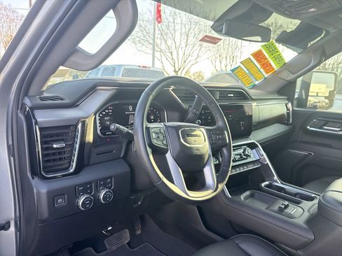 Used 2024 GMC Sierra 2500 Denali w/ Max Trailering Package image 9