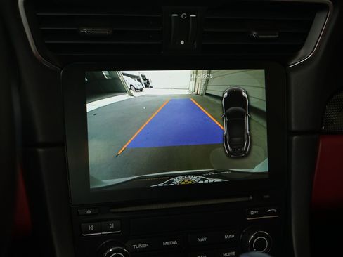 Used 2018 Porsche 911 Turbo image 10