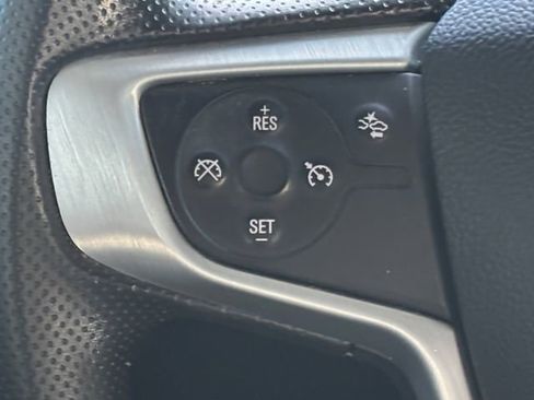 Used 2023 GMC Acadia SLE FWD image 12