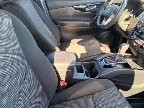 Used 2017 Nissan Rogue Sport SV FWD image 10