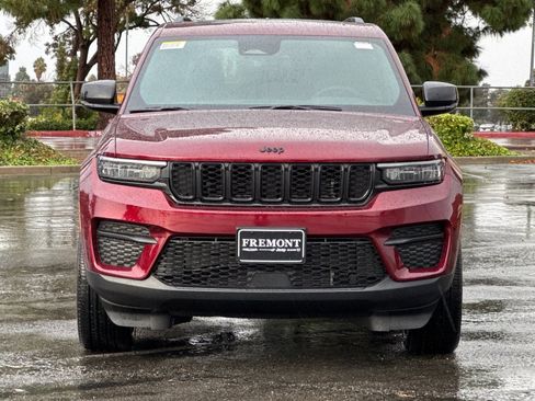 New 2025 Jeep Grand Cherokee Altitude AWD/4WD image 8
