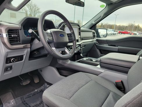 Used 2025 Ford F150 XLT w/ Equipment Group 301A Standard image 19