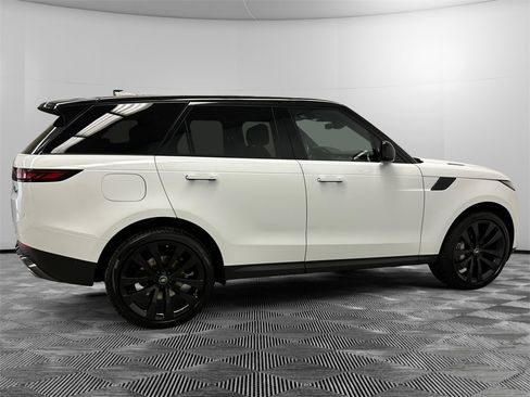 Used 2023 Land Rover Range Rover Sport SE image 6