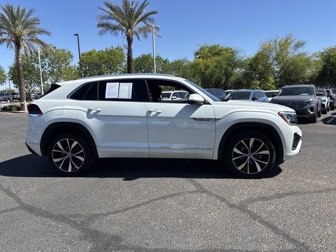 Used 2025 Volkswagen Atlas Cross Sport SEL Premium R-Line image 5