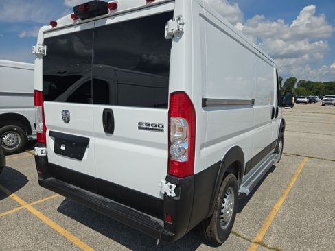 Used 2025 RAM ProMaster 2500 w/ U-Haul Equipment Group FWD image 6