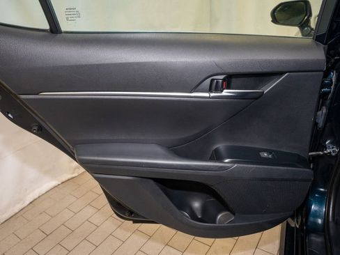 Used 2020 Toyota Camry LE image 8