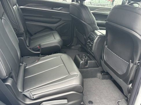 New 2025 Jeep Grand Cherokee L Limited image 16