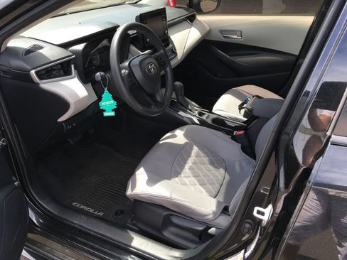 Used 2020 Toyota Corolla L FWD image 4