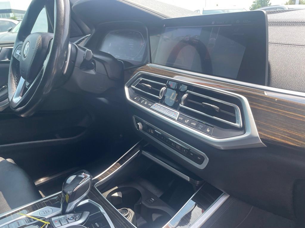 Used 2021 BMW X5 xDrive40i AWD/4WD image 29