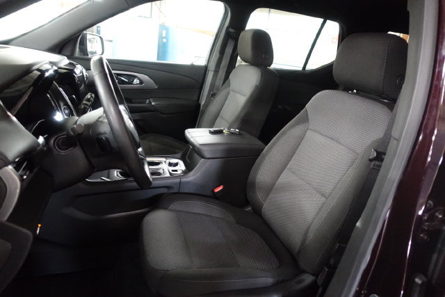 Used 2023 Chevrolet Traverse LT FWD image 11