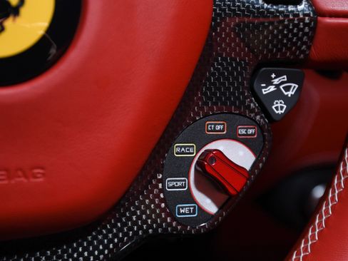 Used 2013 Ferrari 458 Spider image 40