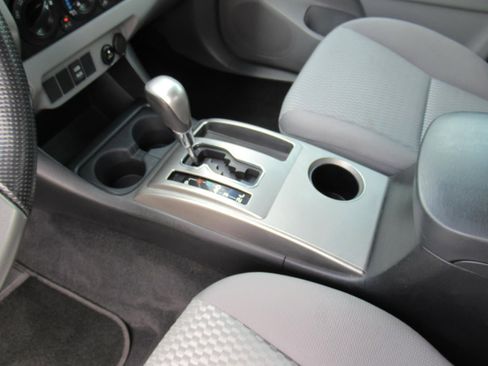 Used 2014 Toyota Tacoma PreRunner w/ SR5 Package RWD image 17