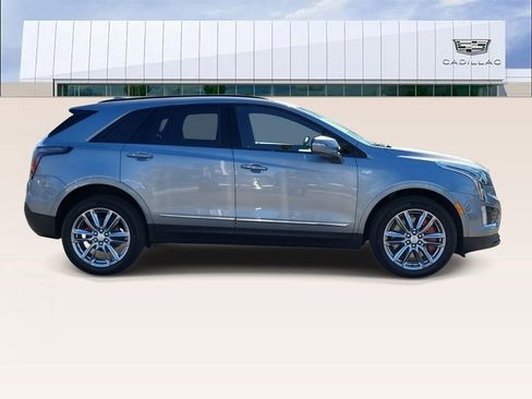 Used 2025 Cadillac XT5 Sportv image 9
