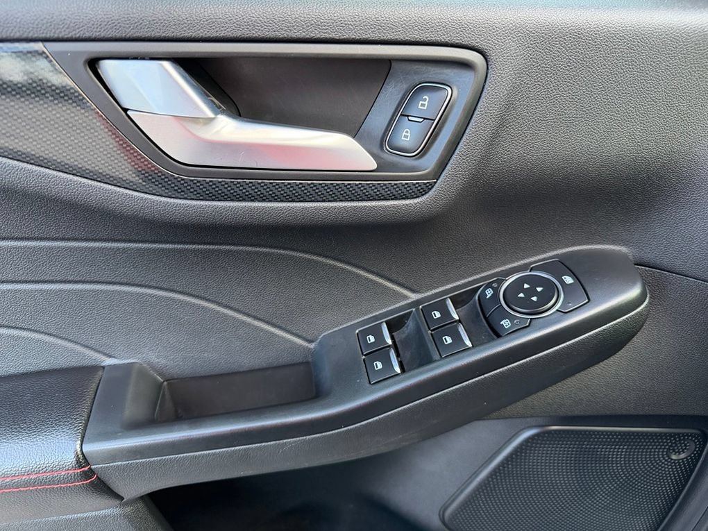 Used 2025 Ford Escape ST-Line FWD image 40