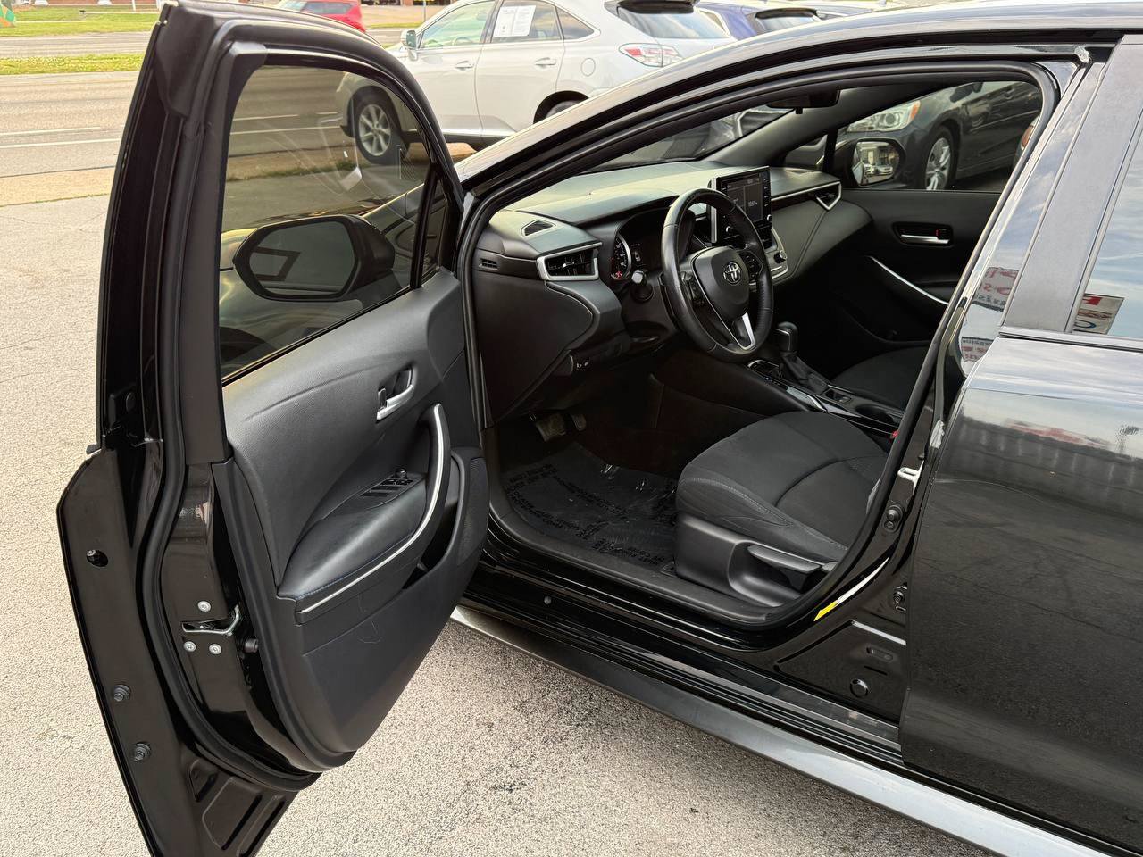 Used 2021 Toyota Corolla SE FWD image 14