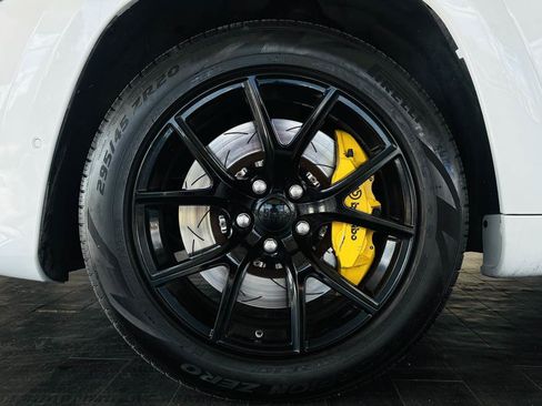 Used 2018 Jeep Grand Cherokee Trackhawk AWD/4WD image 34