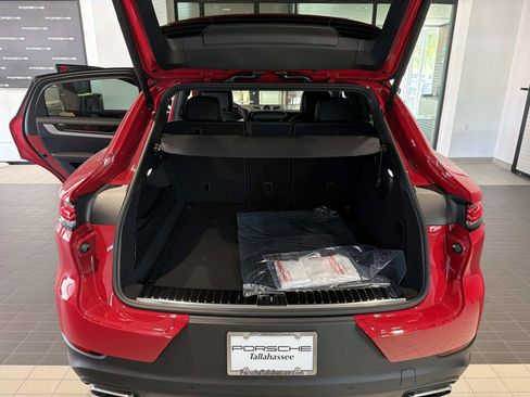 Certified 2026 Porsche Cayenne Coupe AWD/4WD image 13