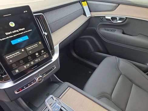 New 2026 Volvo XC90 B6 Plus w/ Protection Package Premier image 20