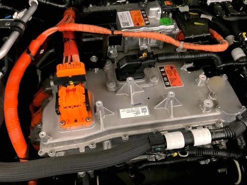 Used 2025 Chevrolet Equinox EV LT image 30