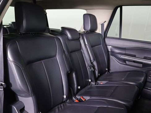 Used 2024 Ford Expedition Max XLT AWD/4WD image 31