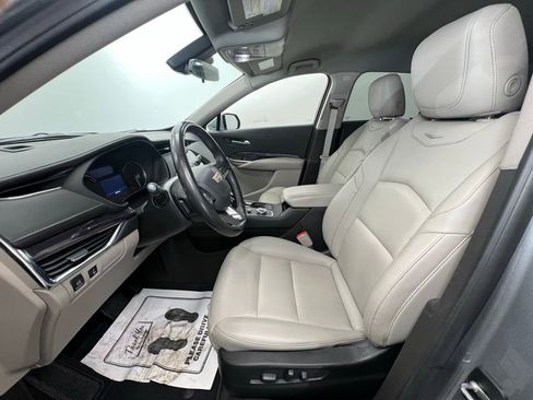 Used 2023 Cadillac XT4 Luxury w/ Trailering Package image 4
