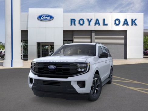 New 2026 Ford Expedition Active image 2