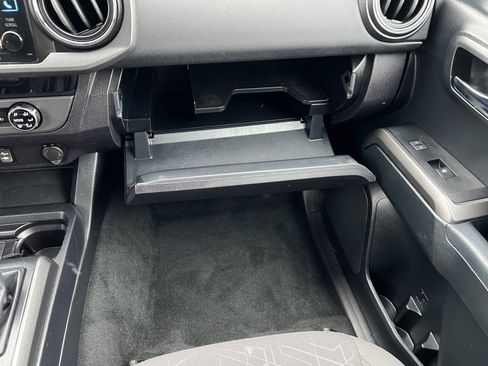 Used 2016 Toyota Tacoma TRD Sport w/ Towing Package image 35