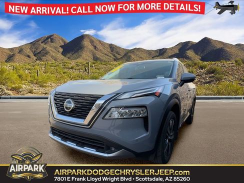 Used 2021 Nissan Rogue Platinum FWD image 1