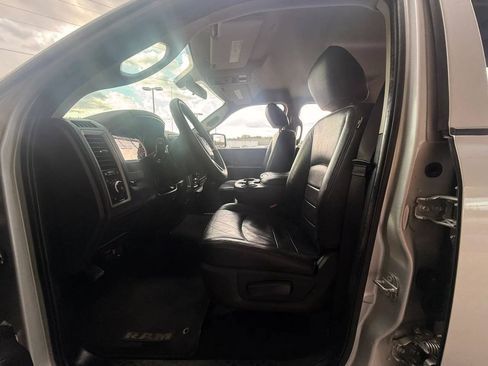 Used 2017 RAM 1500 Express AWD/4WD image 11