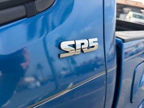 Used 2017 Toyota Tacoma SR5 w/ Tow Package RWD image 8