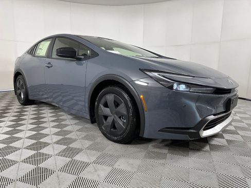 New 2026 Toyota Prius SE image 6
