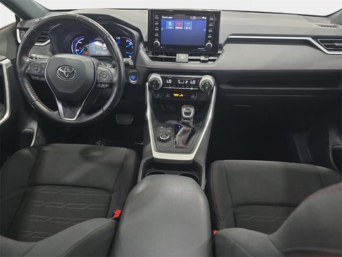 Used 2021 Toyota RAV4 SE image 10