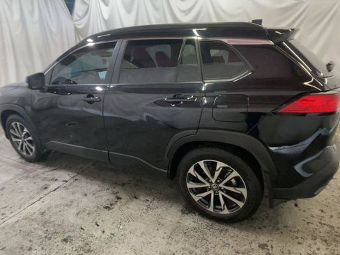 Used 2024 Toyota Corolla Cross XLE w/ Convenience Package AWD/4WD image 6