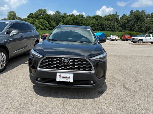 Used 2022 Toyota Corolla Cross XLE AWD/4WD image 6