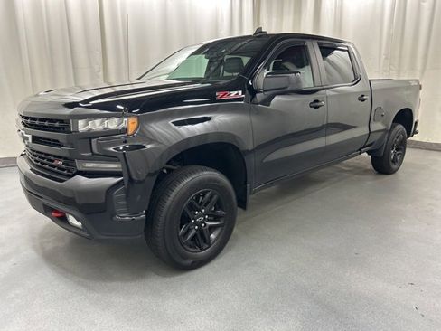 Used 2021 Chevrolet Silverado 1500 LT Trail Boss w/ Convenience Package II image 2