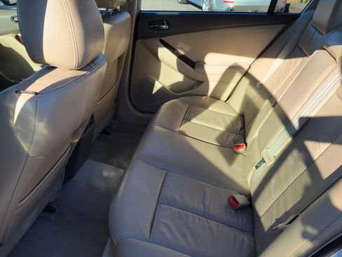 Used 2010 Nissan Altima 2.5 SL w/ SL Pkg image 12