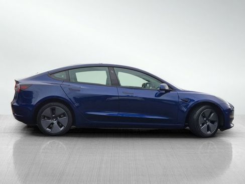 Used 2023 Tesla Model 3 Standard Range image 3