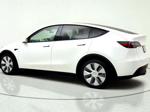 Used 2023 Tesla Model Y Long Range AWD/4WD image 7