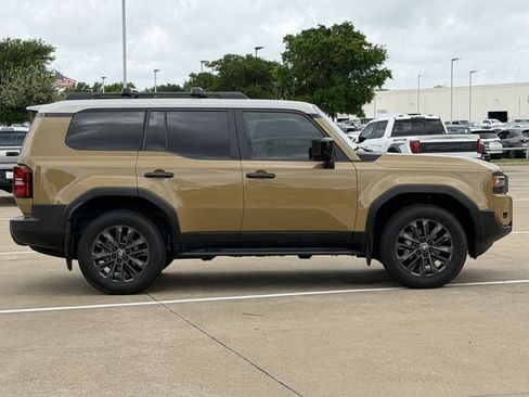 Used 2024 Toyota Land Cruiser image 3