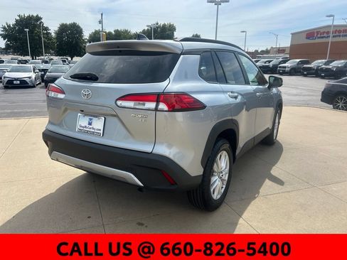 Used 2025 Toyota Corolla Cross LE FWD image 10