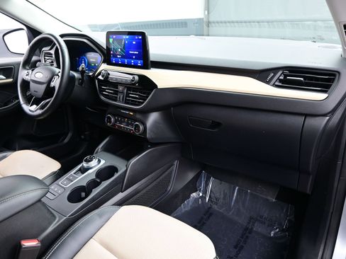 Used 2022 Ford Escape Titanium w/ Titanium Elite Package image 16