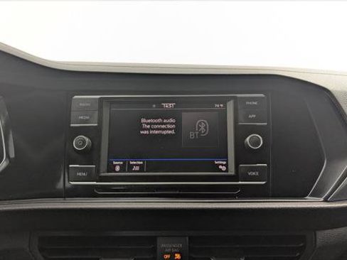 Used 2024 Volkswagen Jetta SE image 29