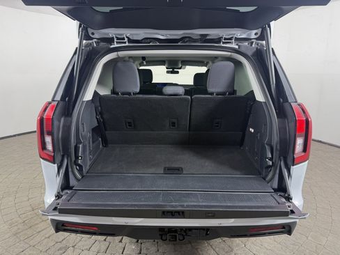 Certified 2025 Ford Expedition Active image 7