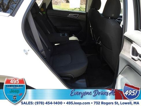 Used 2023 Kia Sportage LX AWD/4WD image 11