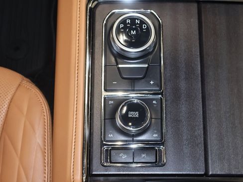 Certified 2024 Ford Expedition Platinum image 35