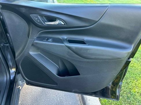 Used 2022 Chevrolet Equinox LT w/ Driver Convenience Package FWD image 40