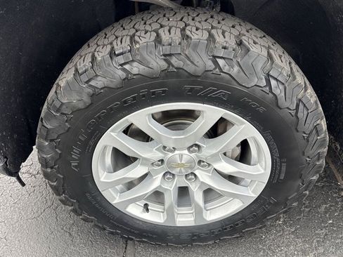 Used 2019 Chevrolet Silverado 1500 LTZ w/ LTZ Plus Package AWD/4WD image 31